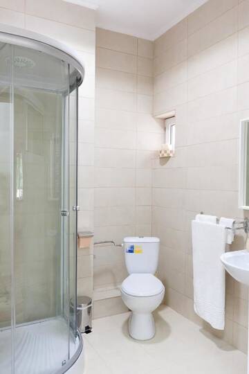 Фото номера Дом для отпуска с 1 спальней Отель Seva Hotel Health Club г. Кымпина 3