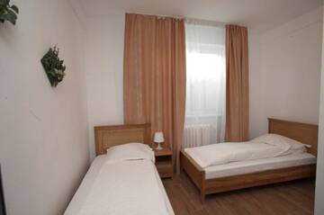 Фото номера Трехместный номер Гостевой дом Pension Club Montana г. Кымпина 7