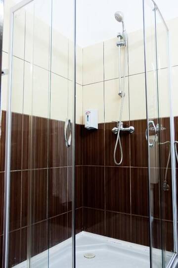Фото номера Трехместный номер Гостевой дом Pension Club Montana г. Кымпина 11