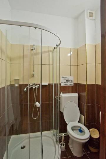 Фото номера Трехместный номер Гостевой дом Pension Club Montana г. Кымпина 12